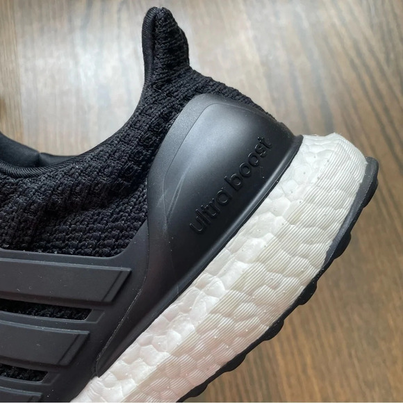 ADIDAS Ultra Boost DNA 4.0 in Core Black/Cloud White Men’s size 7 main image 11
